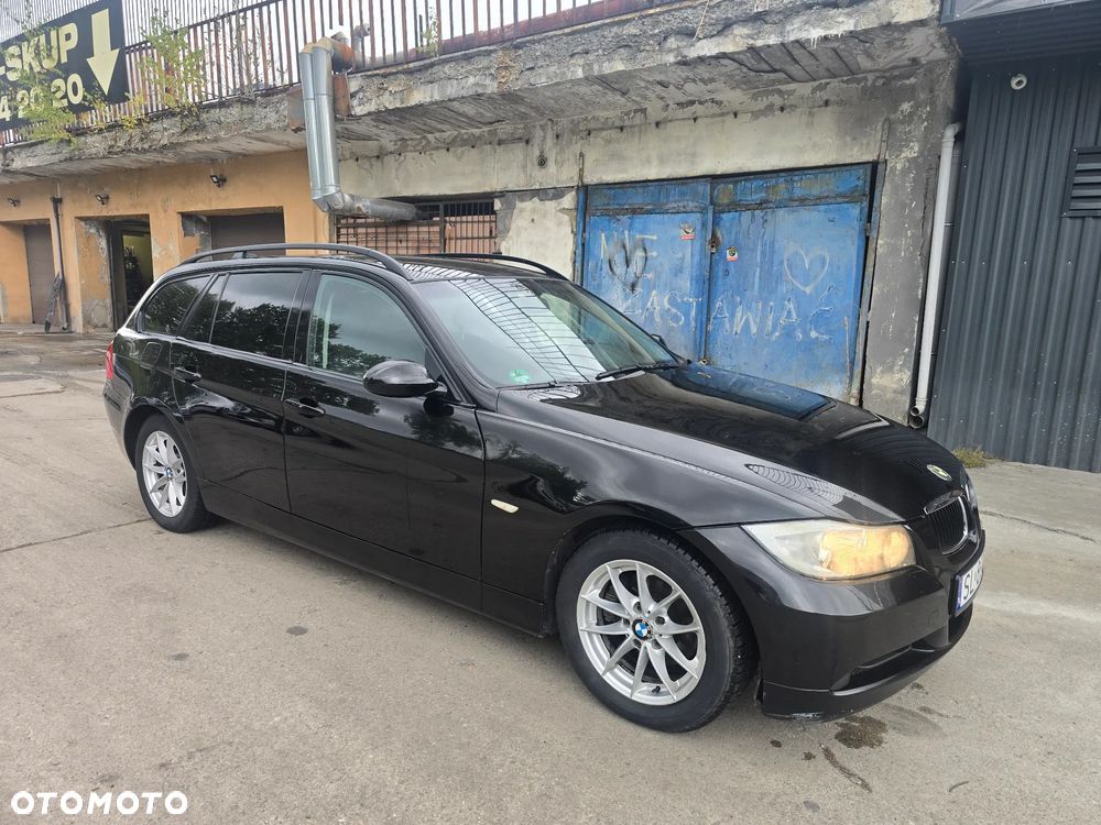 BMW Seria 3 318d - 3