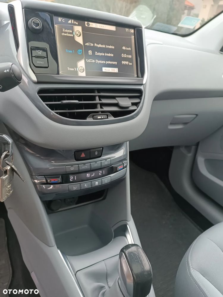 Peugeot 208 1.4 VTi Allure - 10