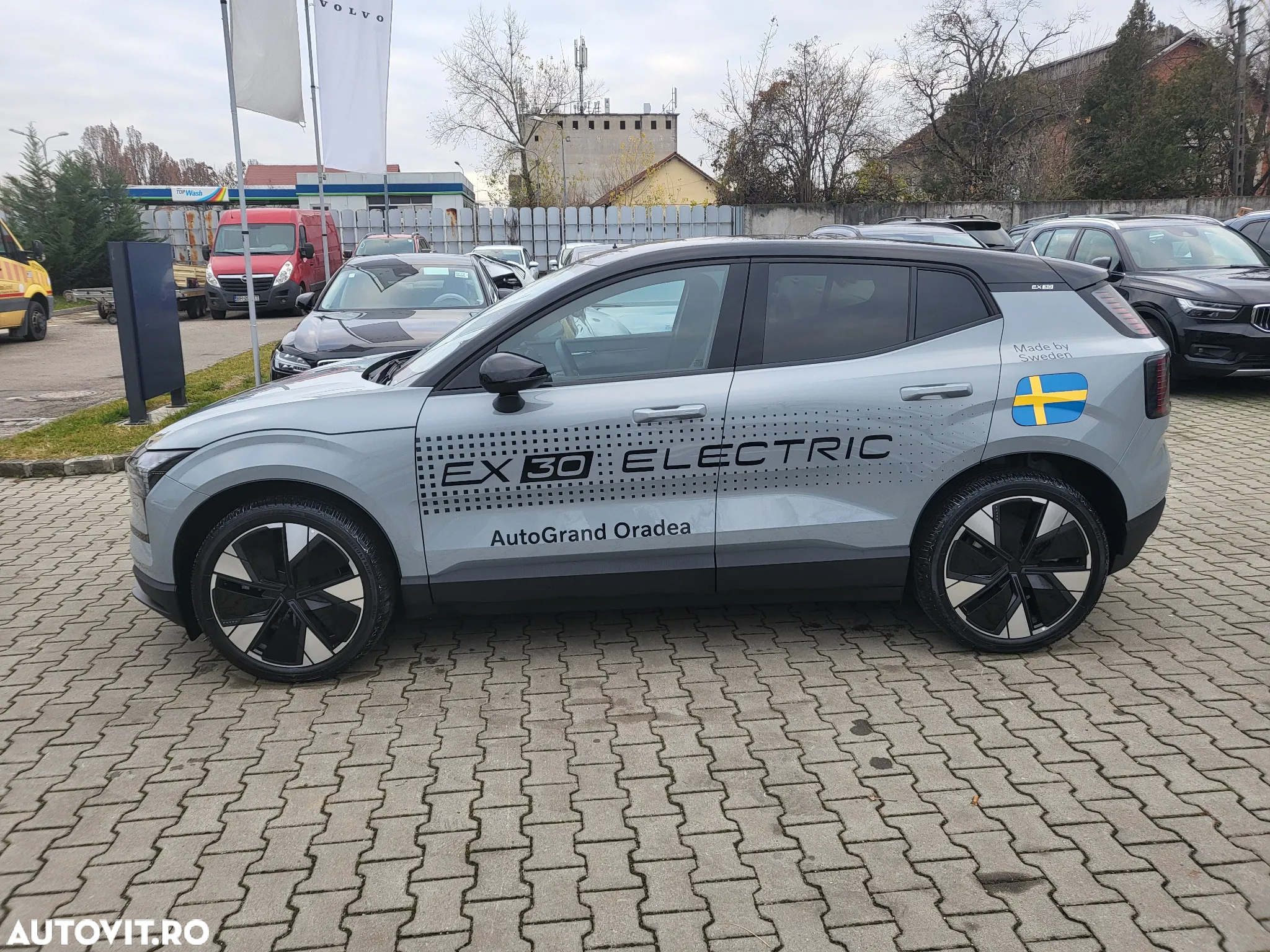 Volvo EX30 Single Motor Extended Range Plus - 4