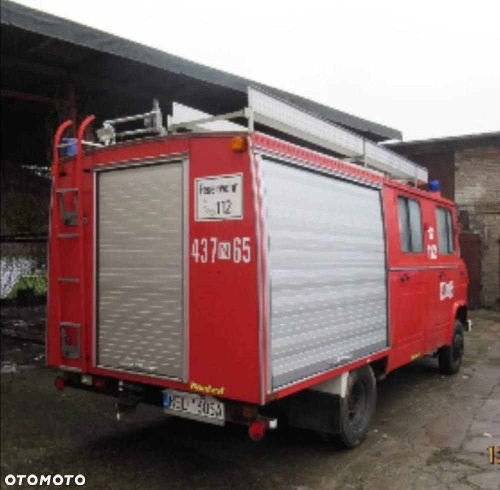 Mercedes-Benz 709 - 19