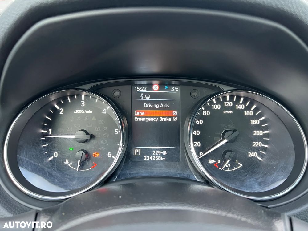 Nissan Qashqai 1.6 DCI Xtronic N-Connecta - 14