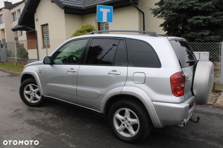 Toyota RAV4 D-4D 4x4 - 19