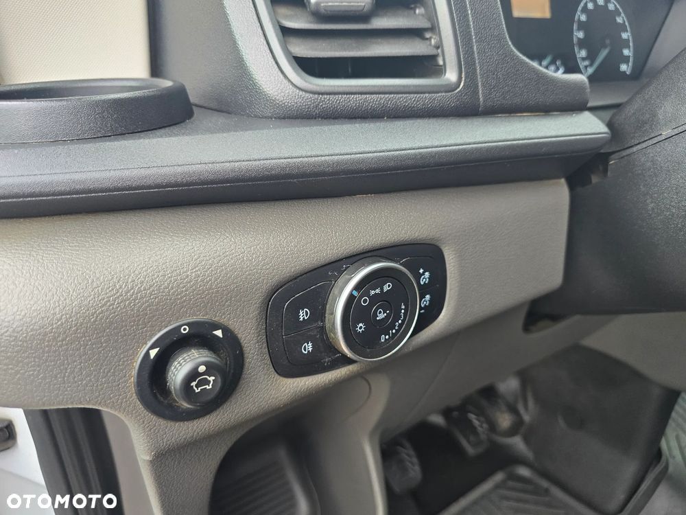 Ford Transit - 17