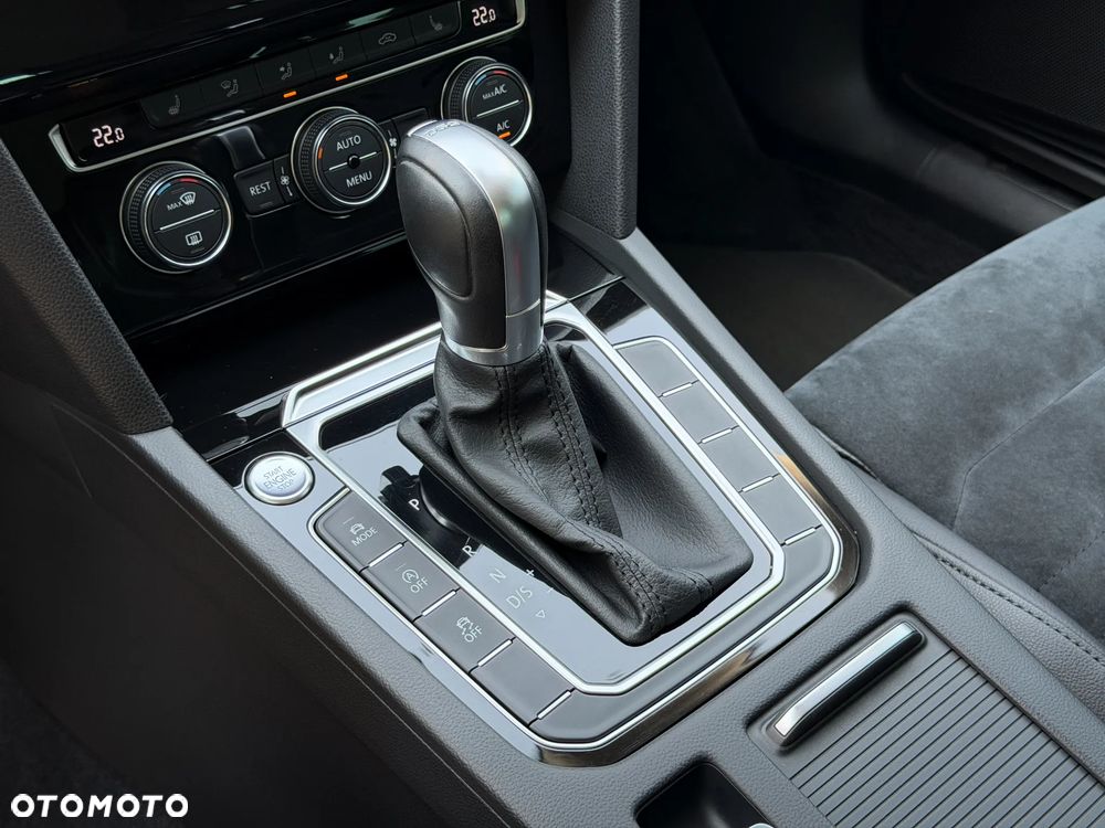 Volkswagen Passat Variant 1.8 TSI BMT Highline DSG - 16