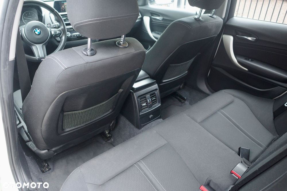 BMW Seria 1 118d Sport Line - 13