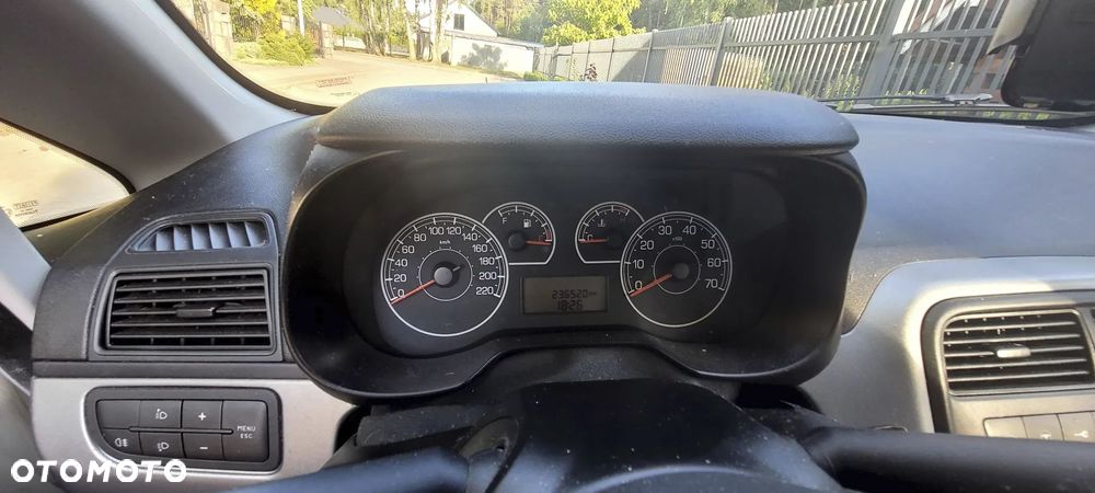 Fiat Punto - 8