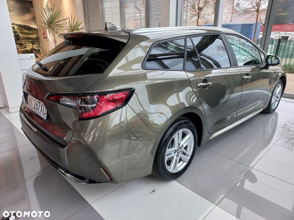 Suzuki Swace 1.8 Hybrid Premium Plus CVT - 11