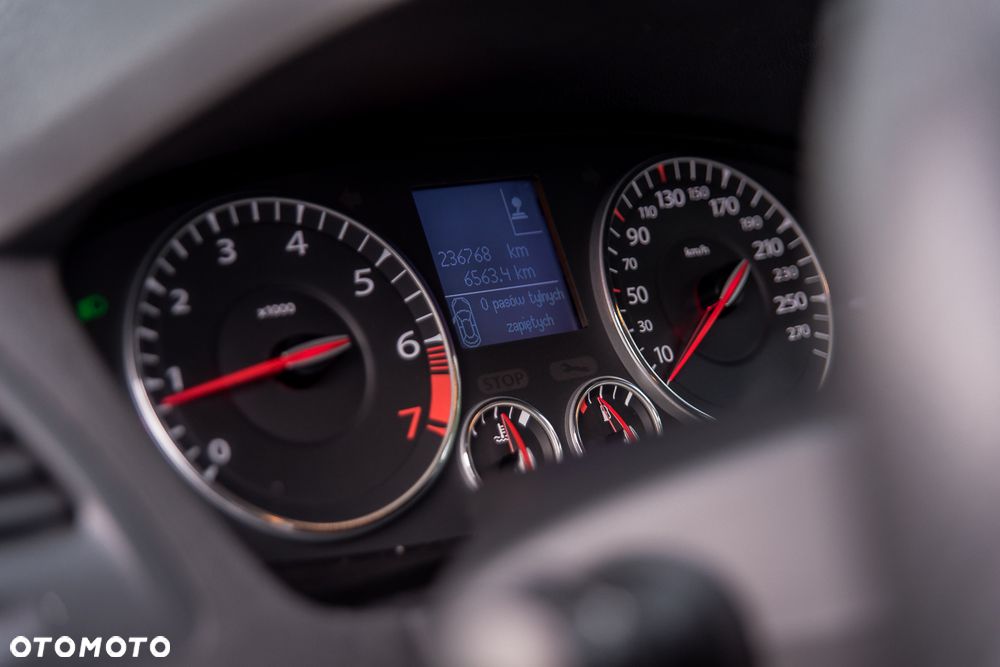 Renault Laguna 2.0 GT Turbo - 25
