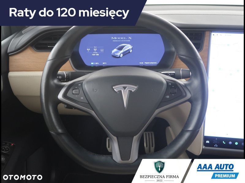 Tesla Model X - 16