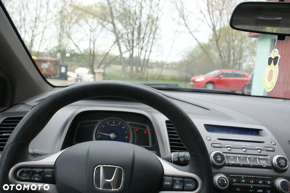 Honda Civic 1.8 LX - 26