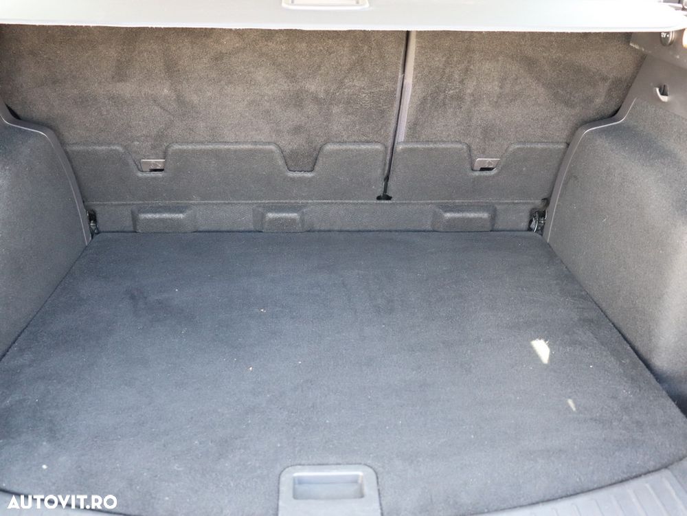Ford Kuga - 27