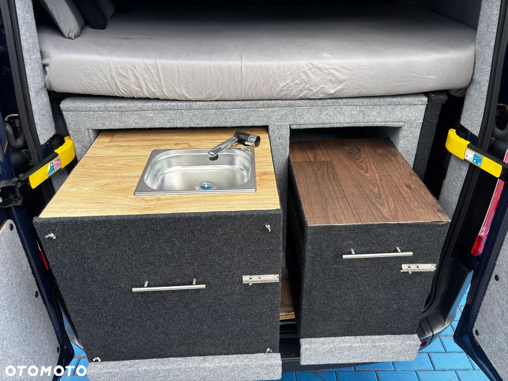 Ford TRANSIT CUSTOM - 9