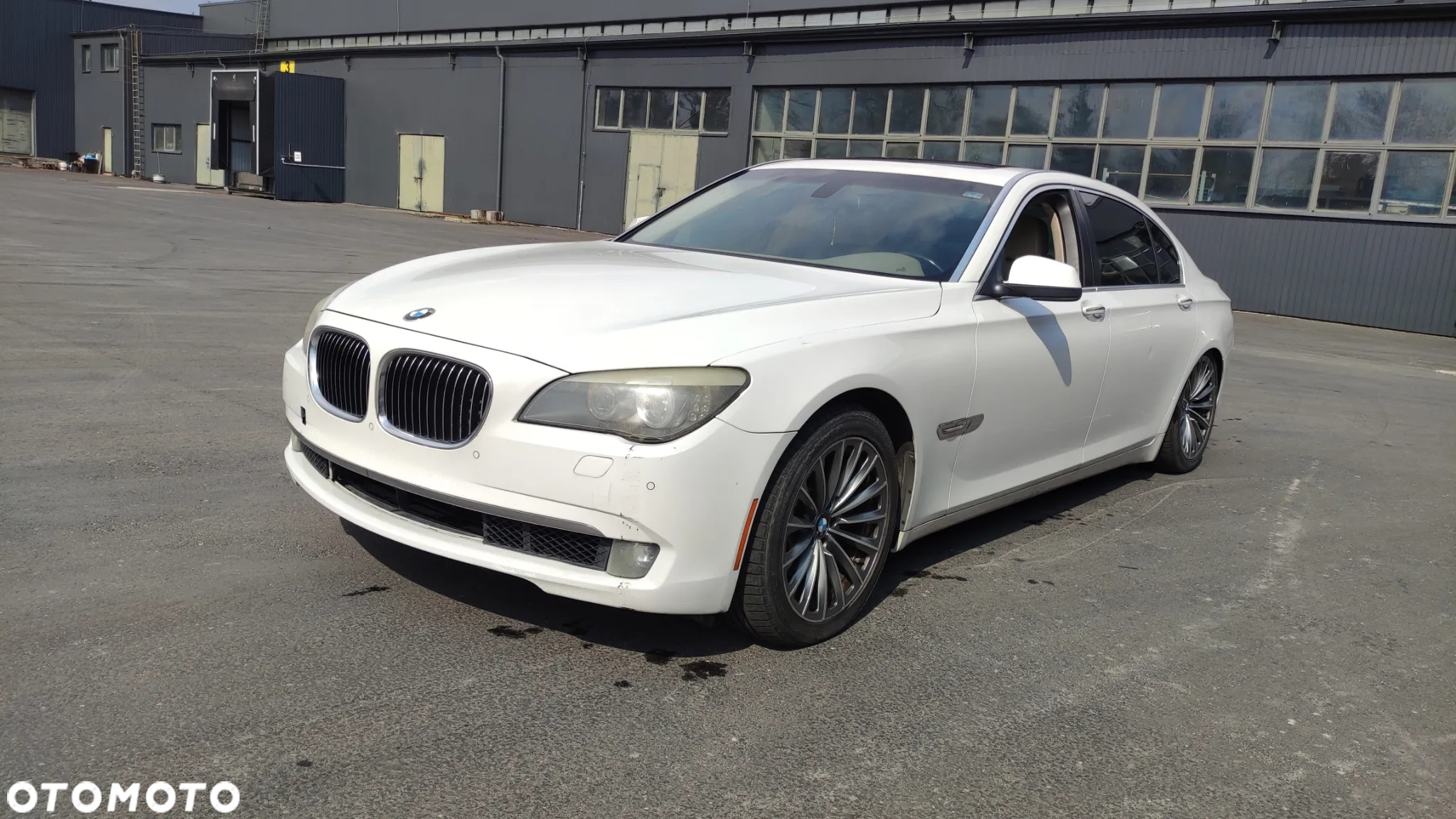 BMW Seria 7 750i L - 3
