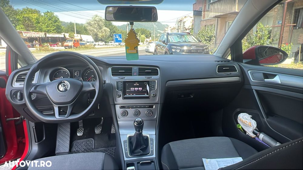 Volkswagen Golf - 10