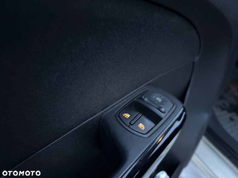 Opel Corsa 1.2 16V Cosmo - 16