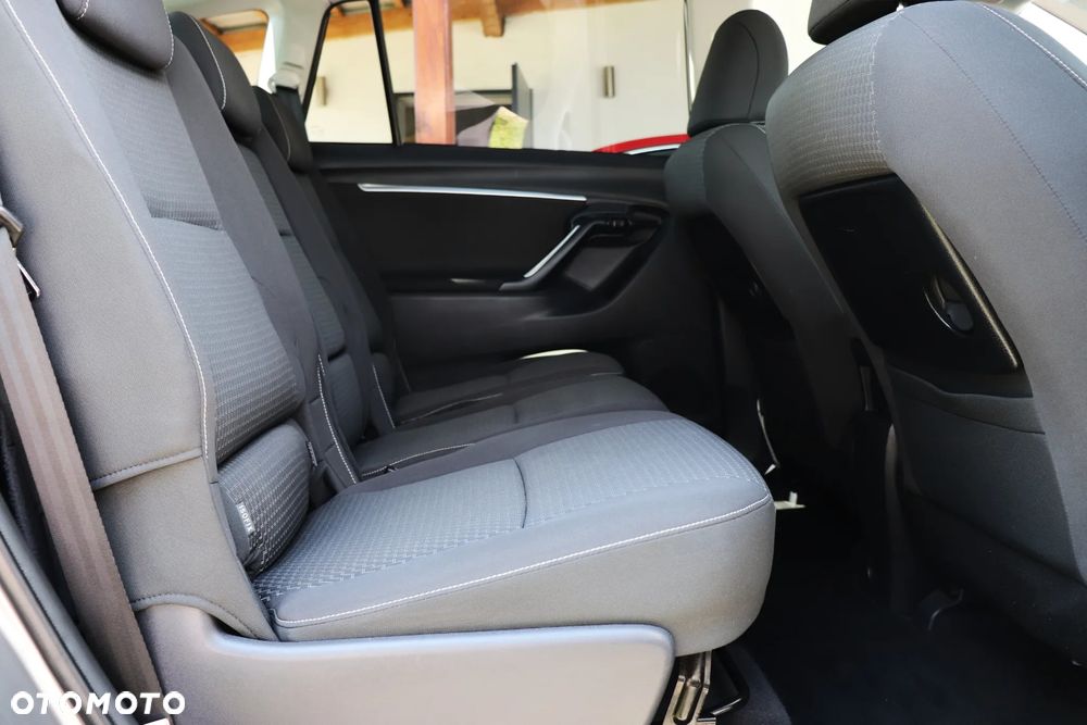 Toyota Verso 1.8 Premium - 18