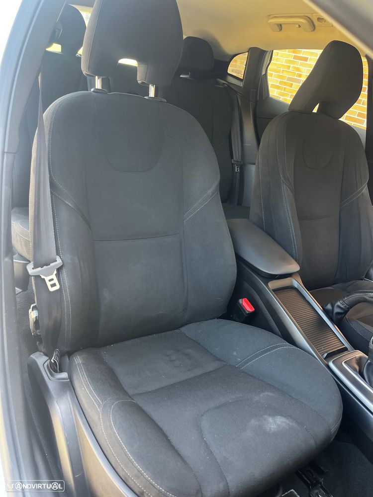 Volvo V40 1.6 D2 R-Design Momentum - 26
