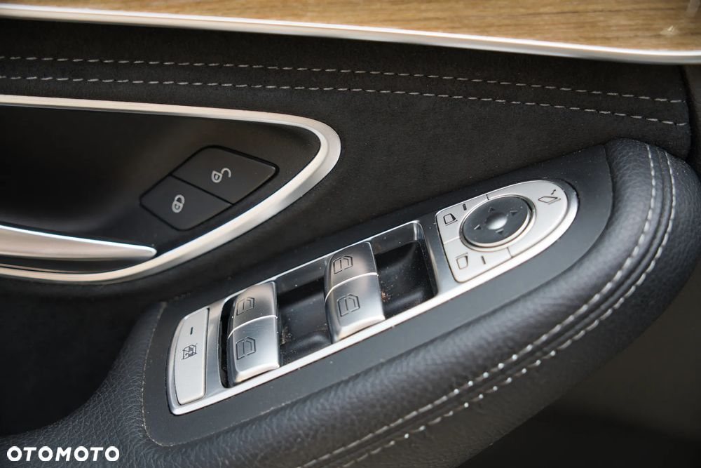 Mercedes-Benz Klasa C 180 Kompressor Automatik BlueEFFICIENCY - 31