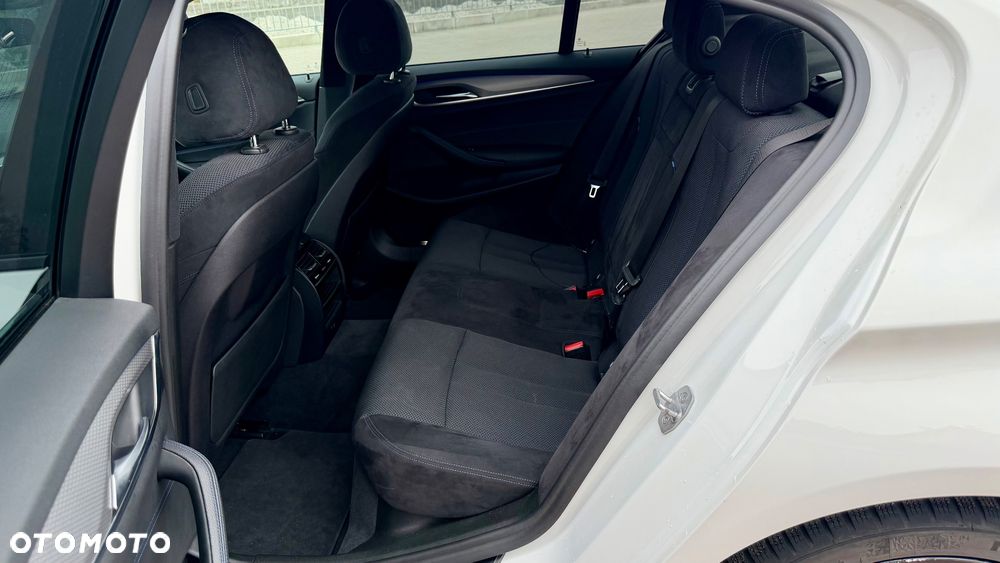 BMW Seria 5 520d xDrive M Sport sport - 17