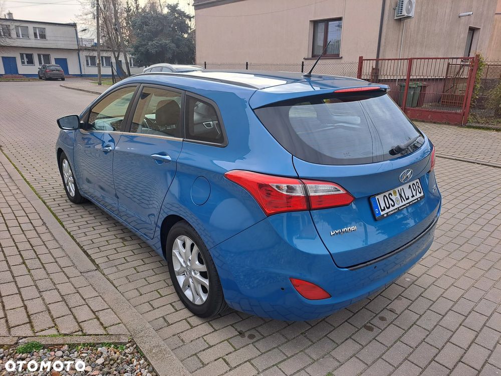 Hyundai i30 i30cw 1.6 CRDi Intro Edition - 16