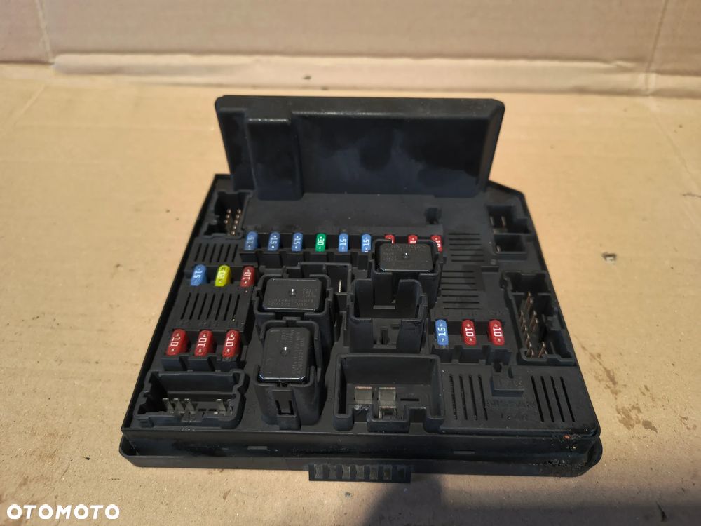 Skrzynka bezpieczników moduł BSINissan QashQai 1.5 dci  08r.  284B7JD000 - 1