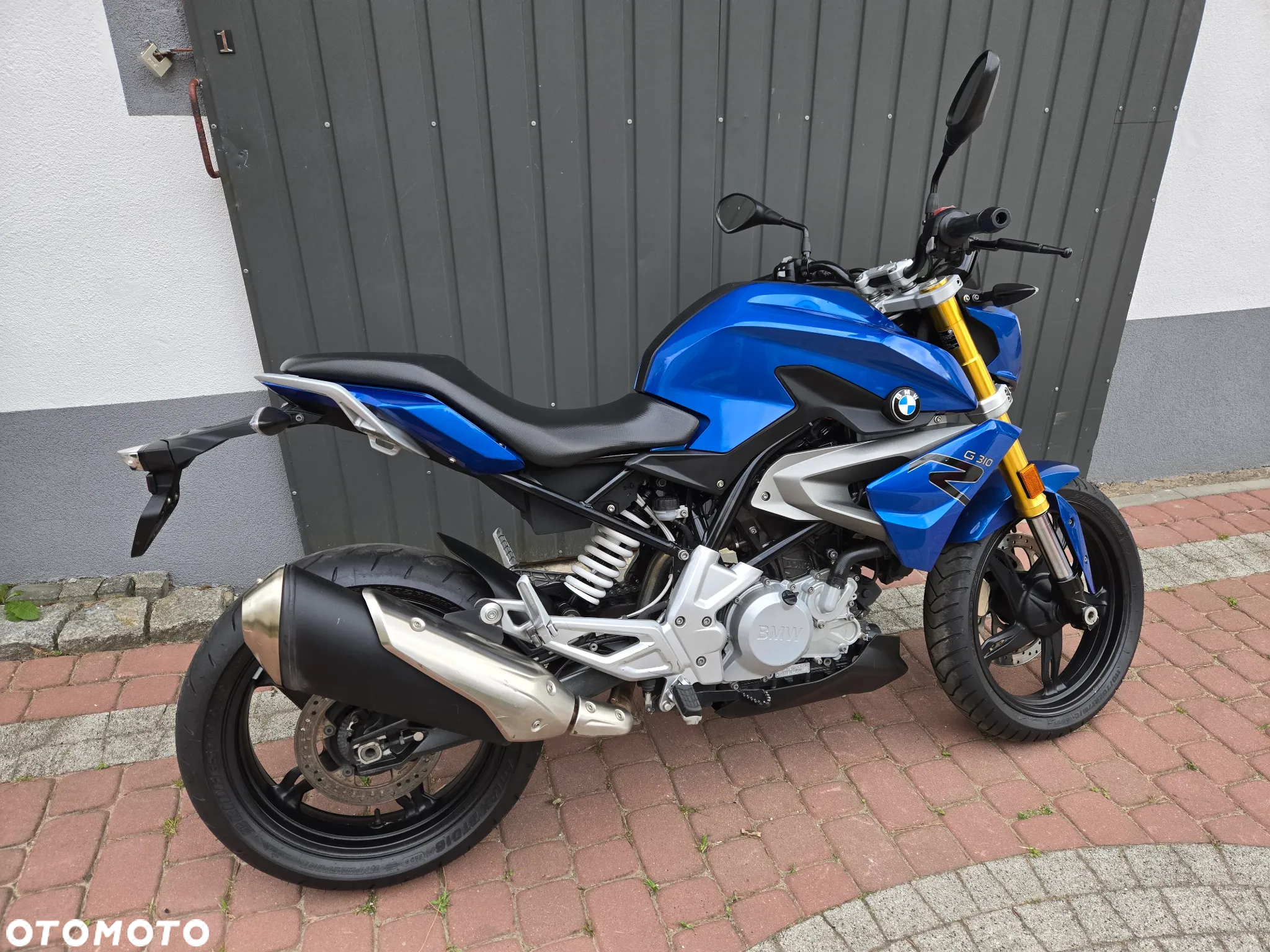 BMW G - 7