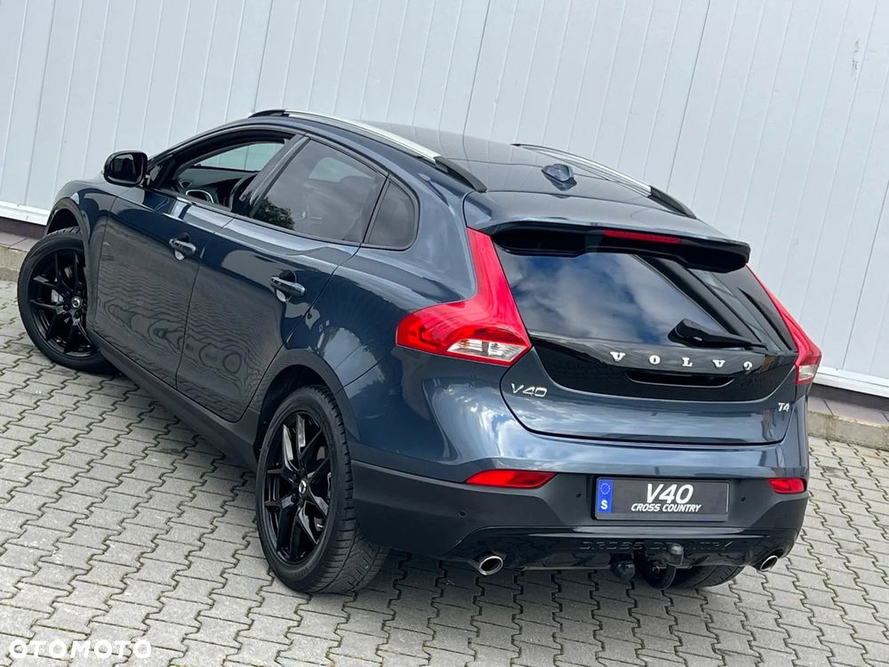 Volvo V40 Cross Country - 2