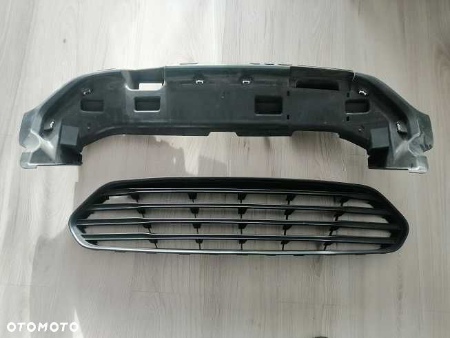 Wzmocnienie zderzaka Ford Transit Courier od 2014 do 2018 roku - 6