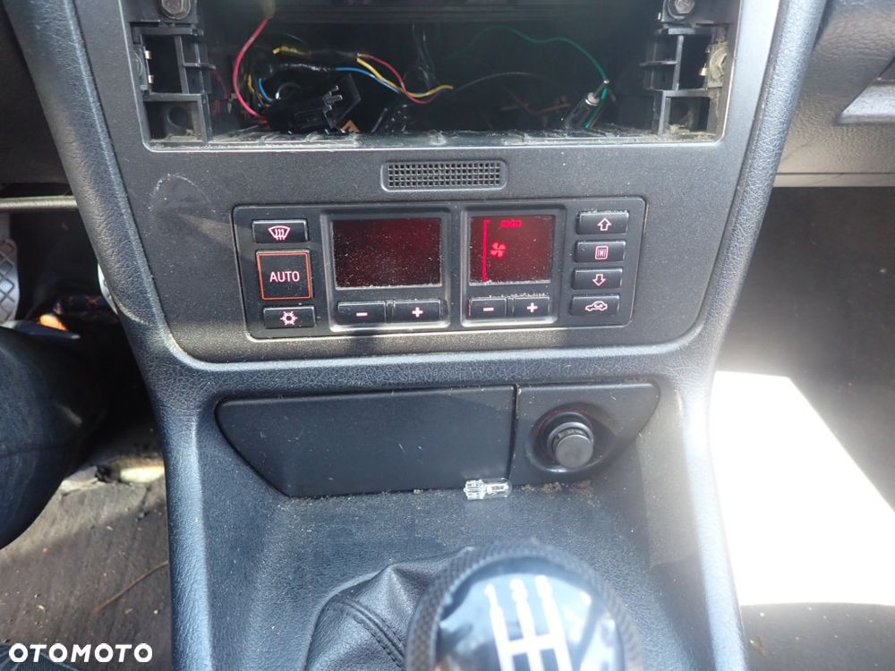 CZĘŚCI - Audi A4 B5 1,8 125KM ADR KOMBI 5B DDU lakier LY7M 1998r. INDEX - 10219 - 11