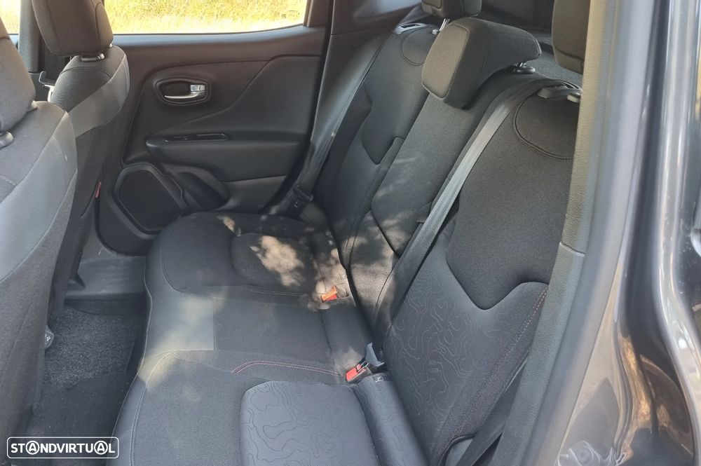 Jeep Renegade - 15