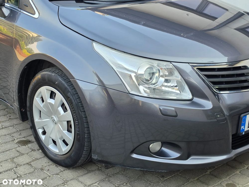 Toyota Avensis 2.0 D-4D - 17