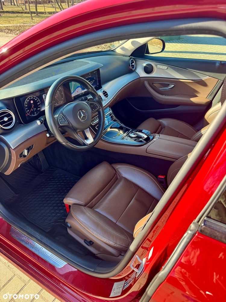 Mercedes-Benz Klasa E 220 d 4-Matic 9G-TRONIC - 6