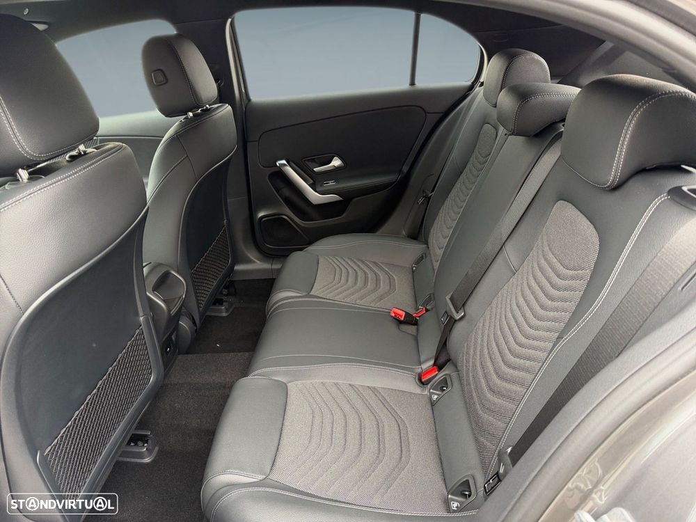 Mercedes-Benz A 250 e - 12