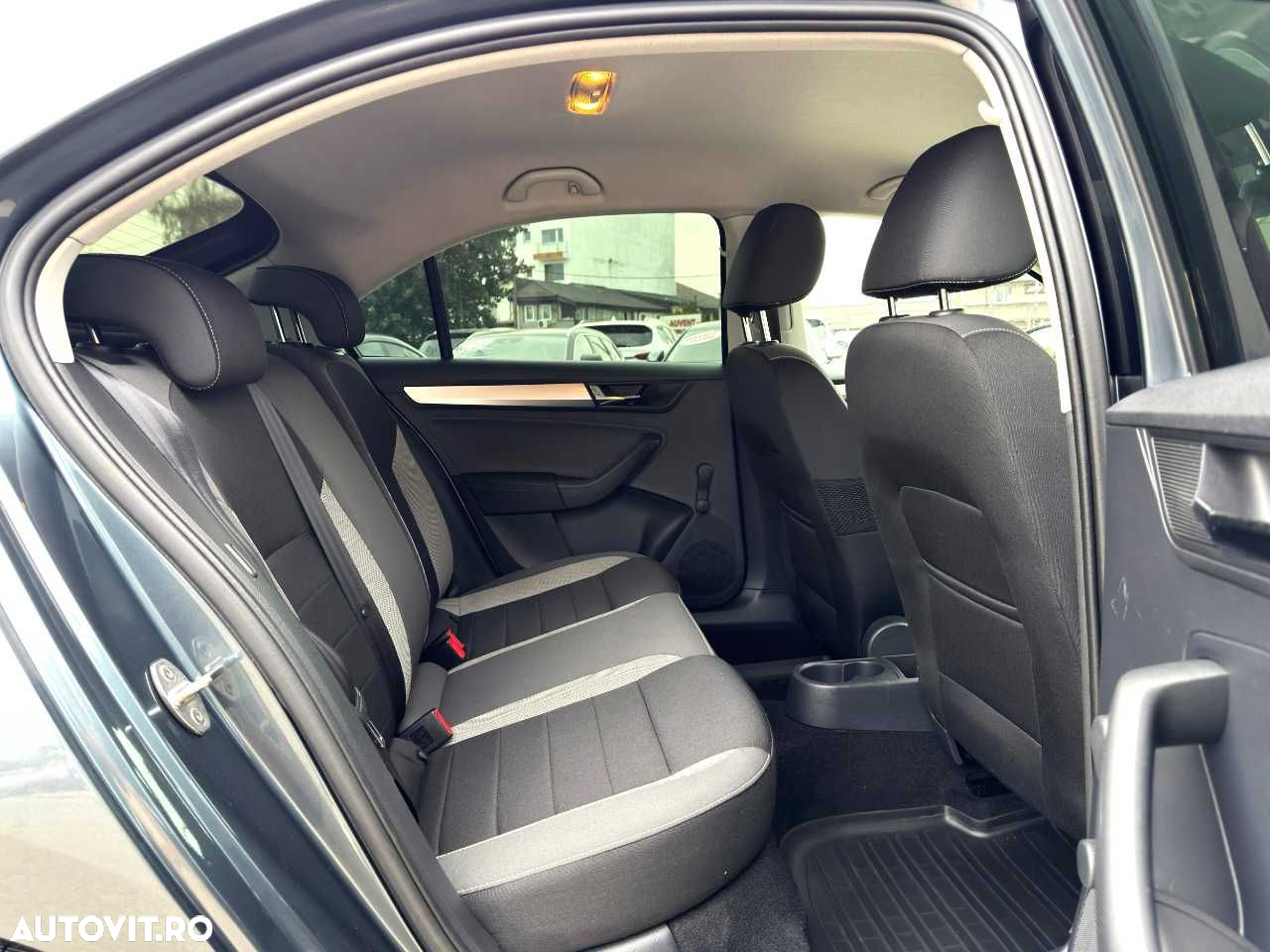 Skoda RAPID 1.4 TDI Active DSG - 17