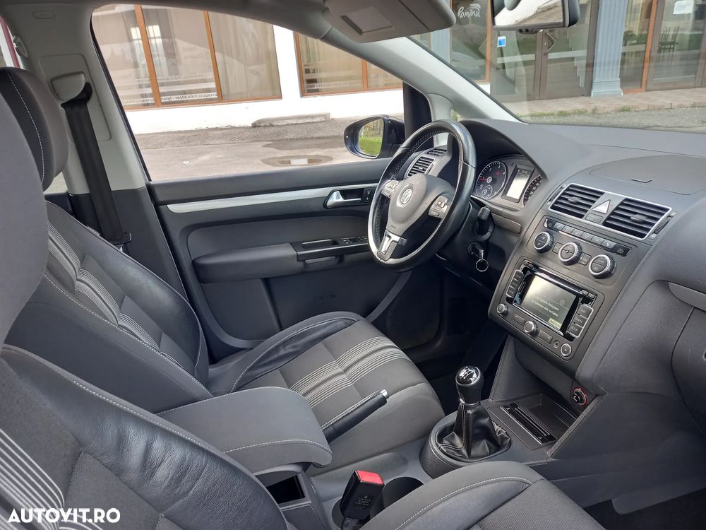 Volkswagen Touran 1.6 TDI DPF BlueMotion Technology MATCH - 6