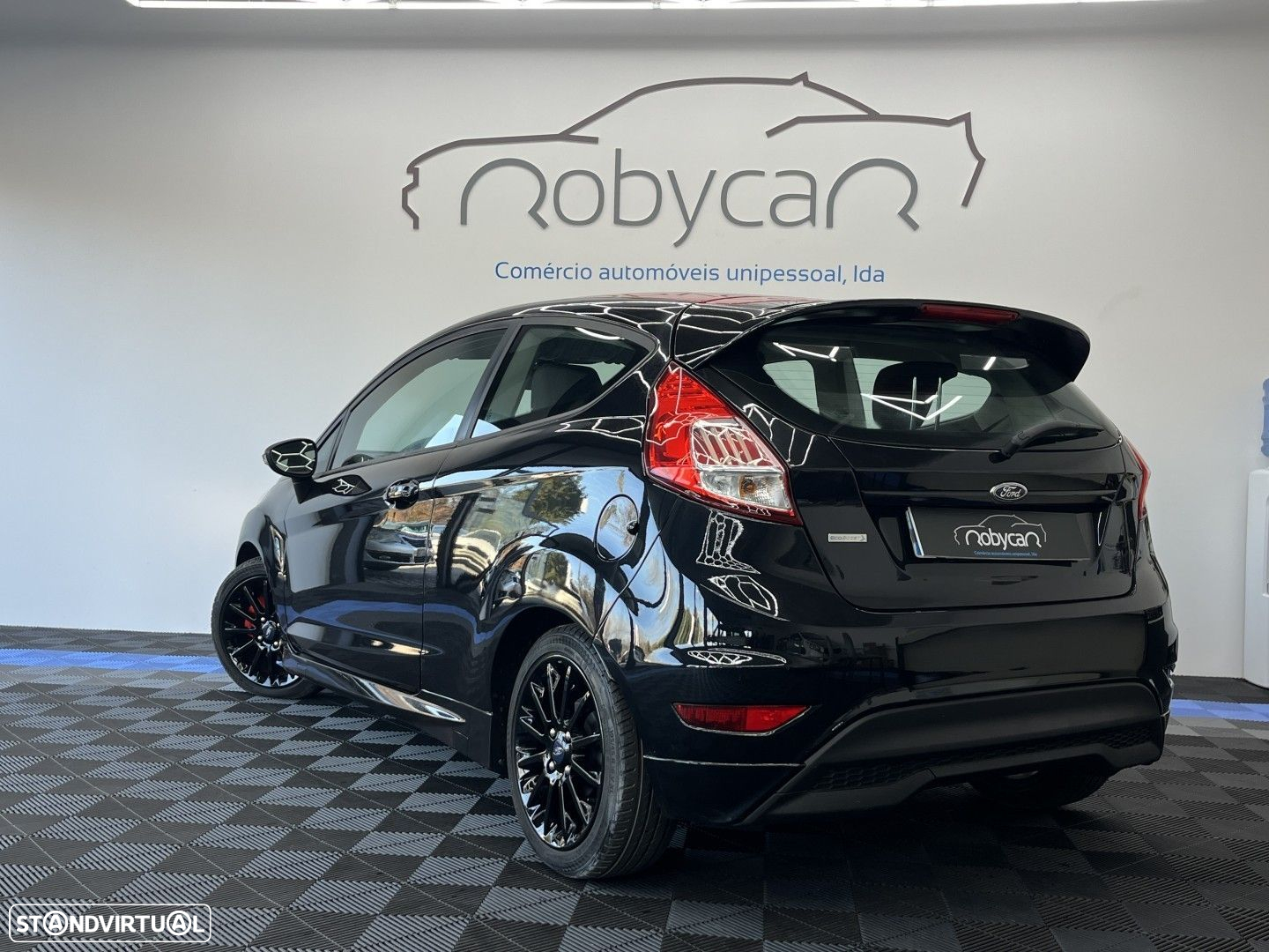 Ford Fiesta 1.0 T EcoBoost STLine Black&RED - 4