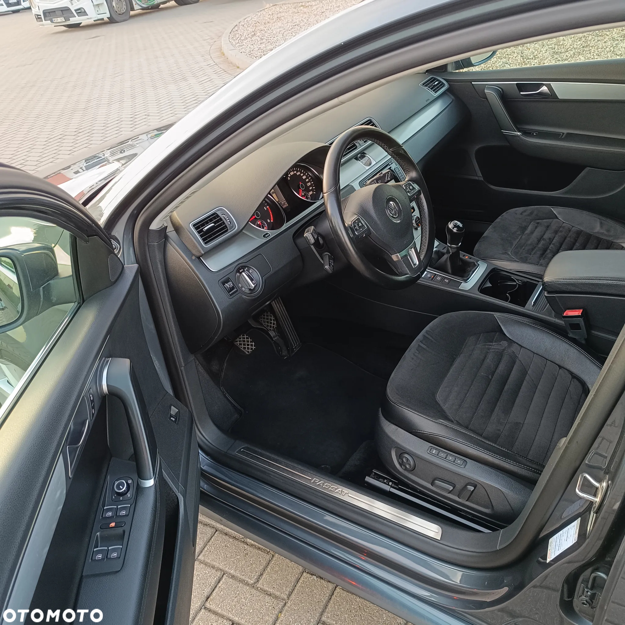 Volkswagen Passat 2.0 TDI Highline - 8