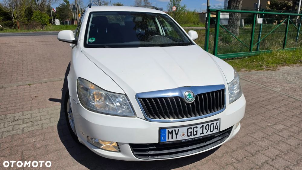 Skoda Octavia 1.6 Combi Ambiente - 35