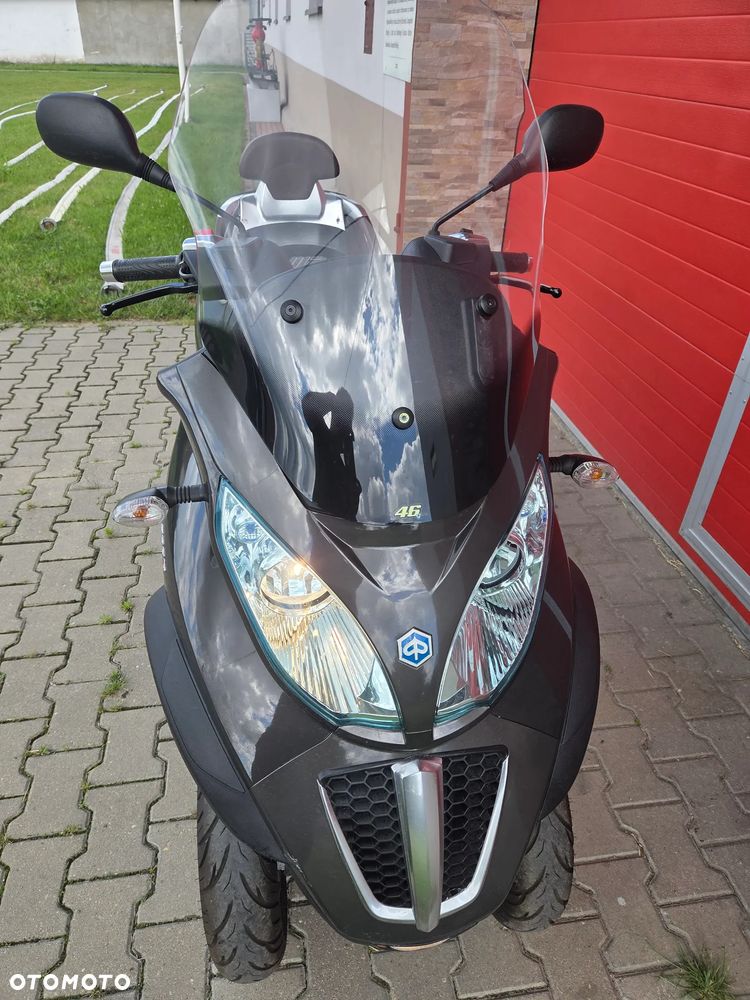Piaggio MP-3 - 12