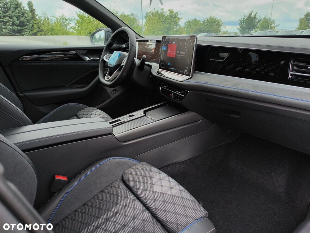 Volkswagen Passat Variant 2.0 TSI R-Line Plus DSG - 9