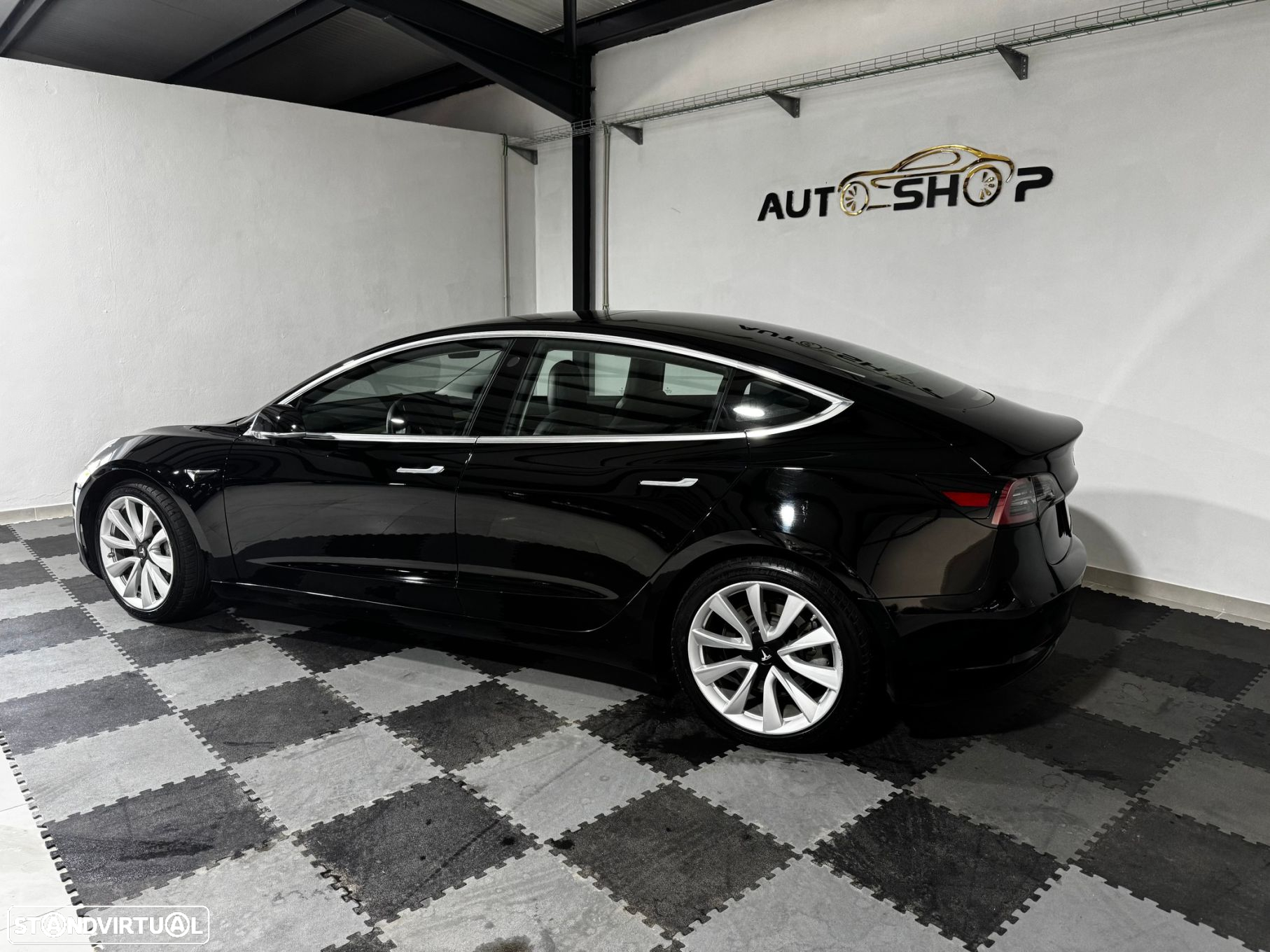 Tesla Model 3 - 11
