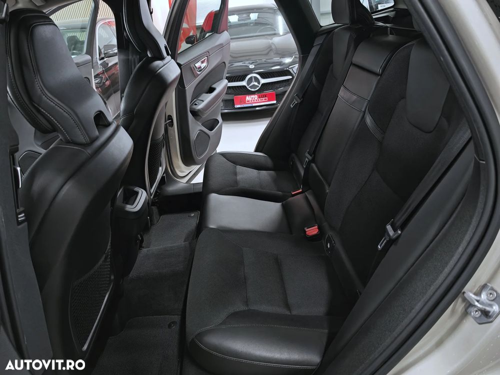 Volvo XC 60 D4 AWD Momentum - 28