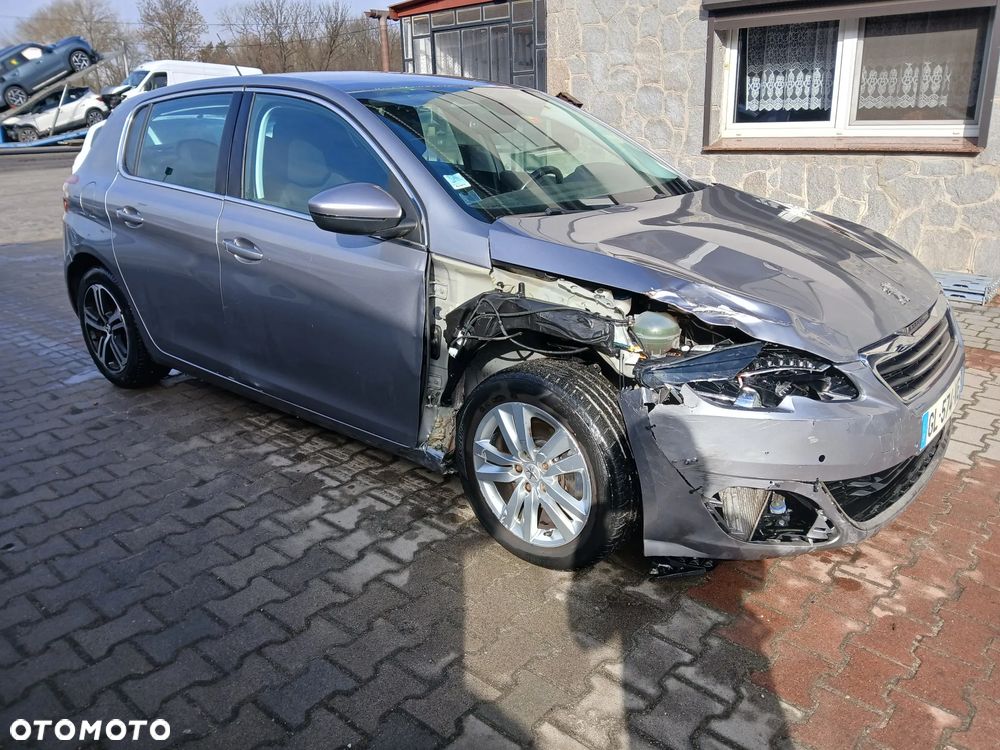 Peugeot 308 125 THP Allure - 3