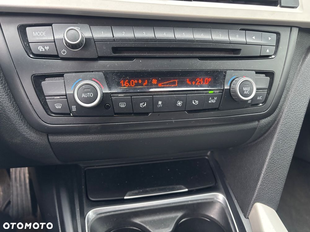 BMW 3GT 320d Sport Line - 24