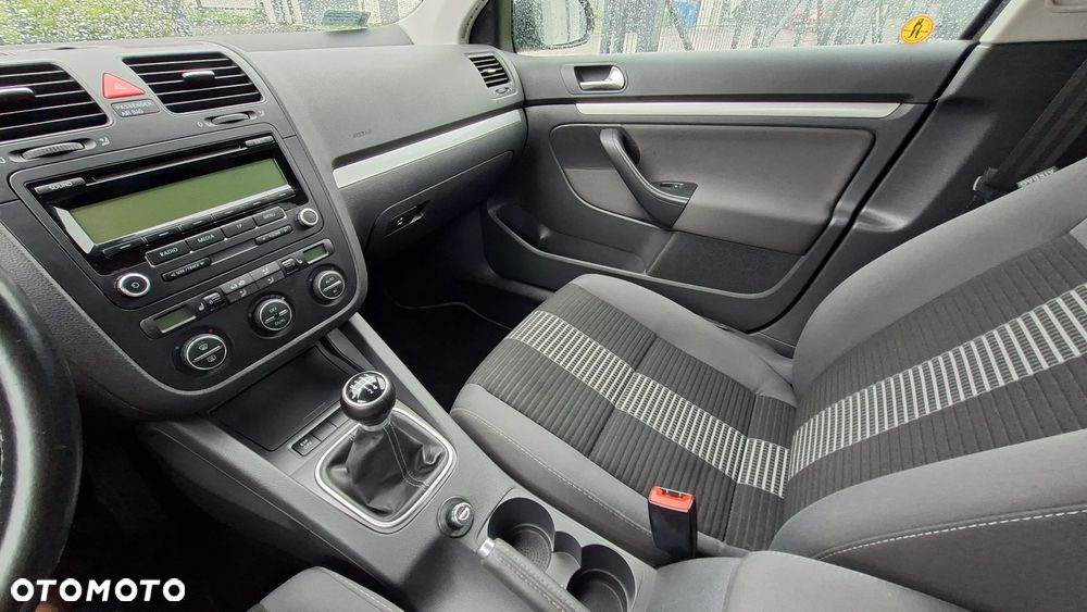 Volkswagen Jetta 1.6 Trendline - 27