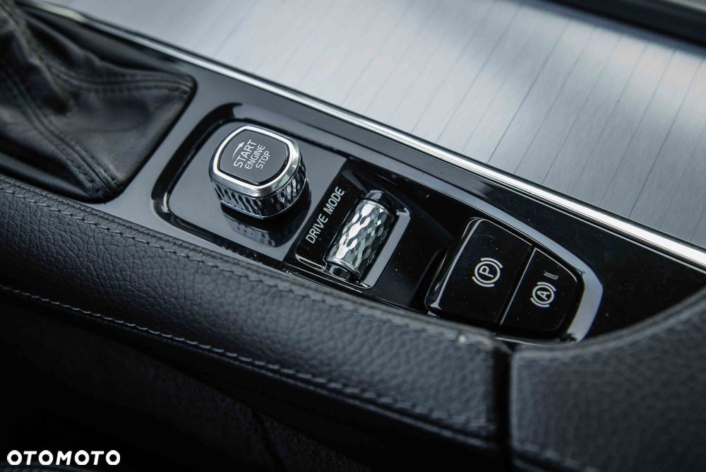 Volvo XC 90 T6 AWD Geartronic Momentum - 27