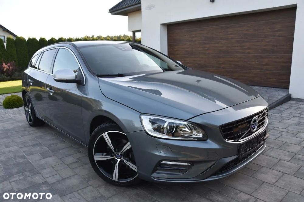 Volvo V60 D3 AWD Geartronic R-Design - 4