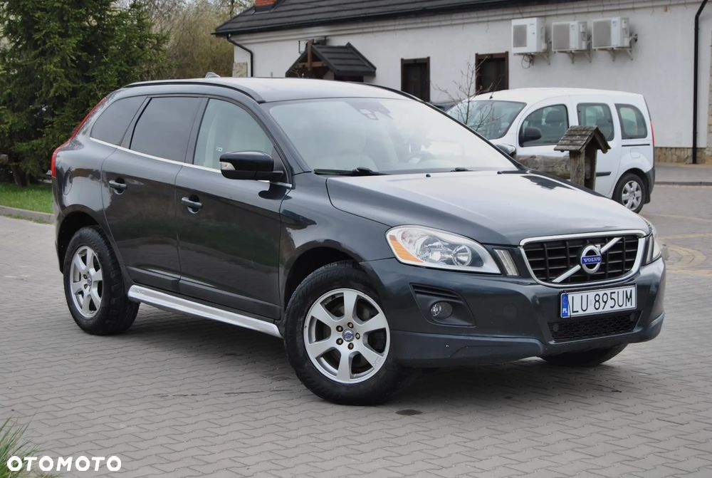 Volvo XC 60 D5 AWD Momentum - 2