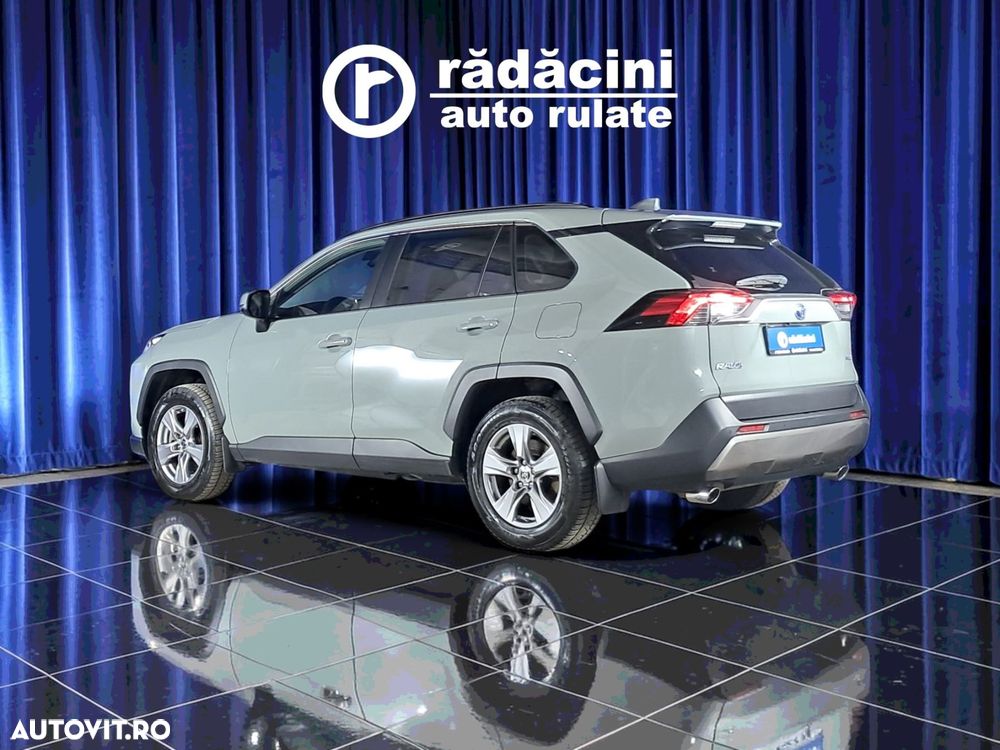 Toyota RAV4 - 8