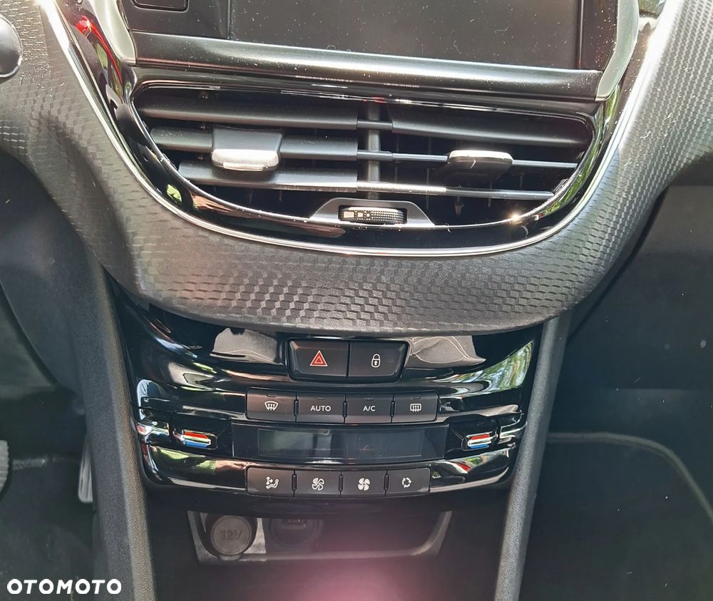 Peugeot 208 PureTech 110 Stop & Start Allure - 18